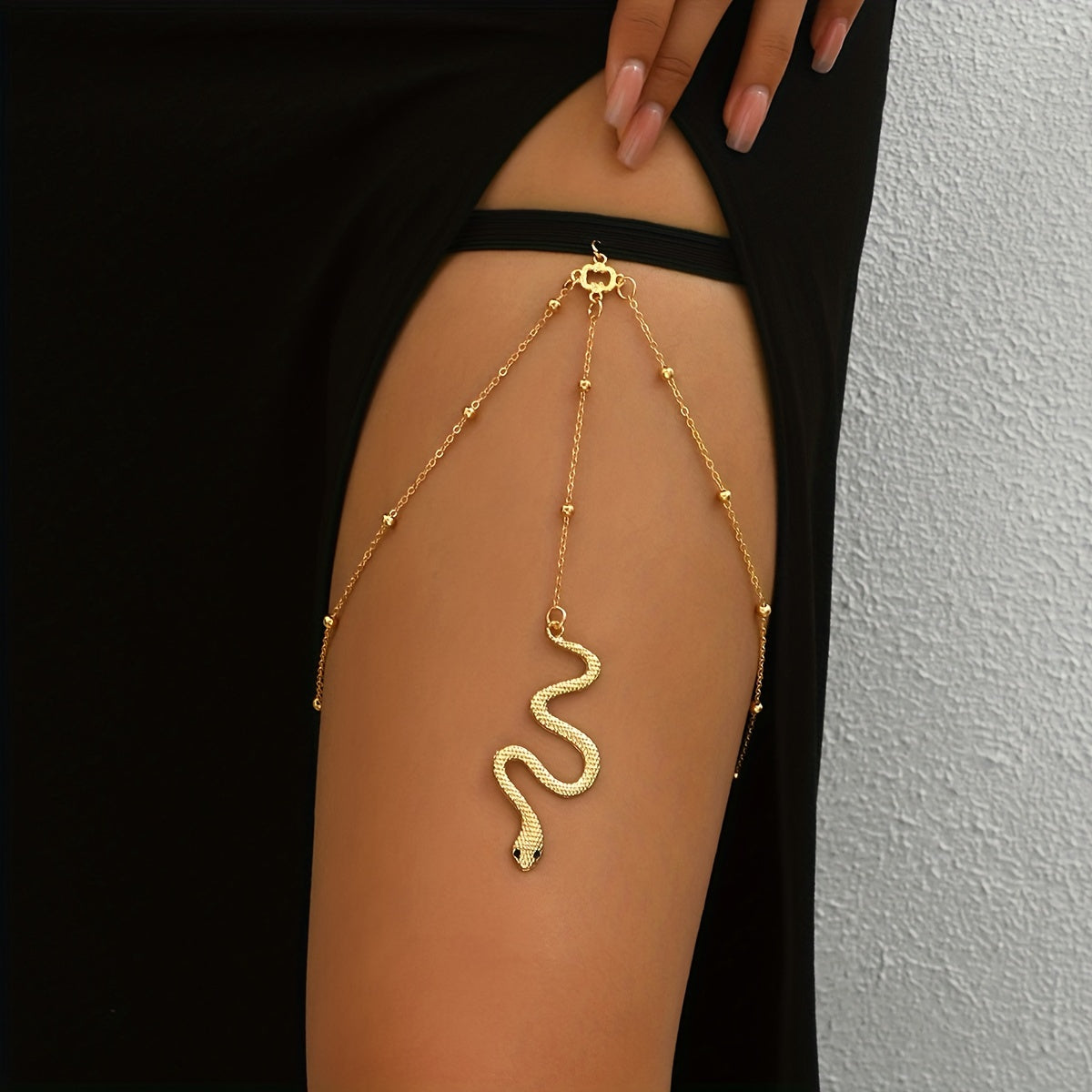 Women's Casual Beach Wind Serpentine Pendant Fashion Leg Loops Sexy Boungeon Cord Beaded Thigh Chain
