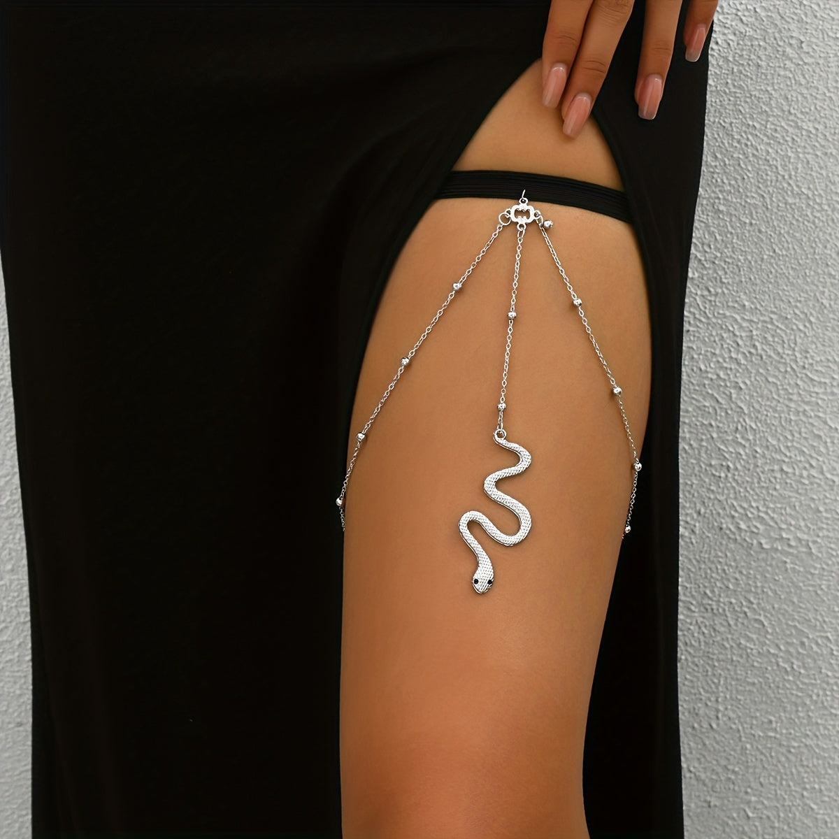 Women's Casual Beach Wind Serpentine Pendant Fashion Leg Loops Sexy Boungeon Cord Beaded Thigh Chain